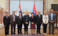 14. октобар 2013. Чланова Одбора за привреду, регионални развој, трговину, туризам и енергетику са делегацијом Народне скупштине НДР Лаос
